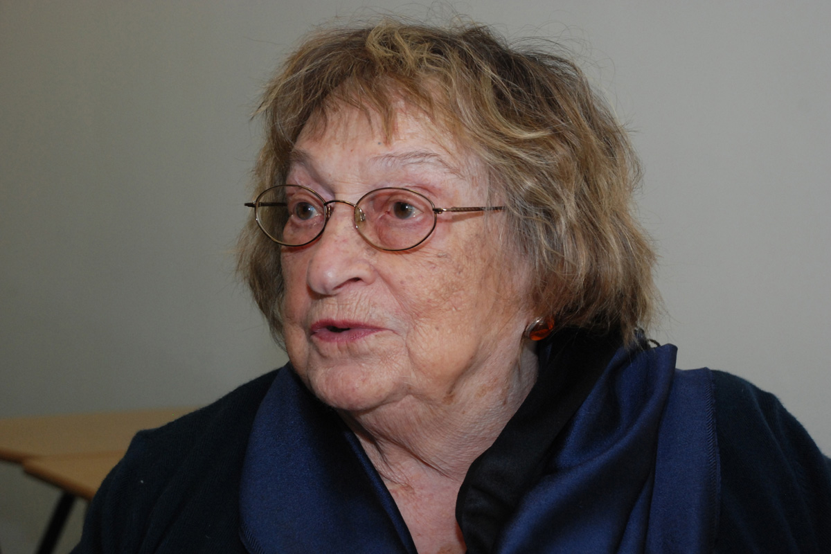 Auschwitz survivor Iby Knill