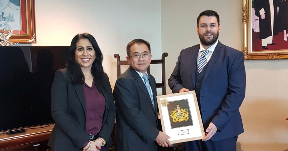 Pictured (l-r) Dr Maria Ioannou with the Permanent Secretary of Thailand’s Ministry of Justice Professor Visit Visitsoraut and Dr John Synnott 